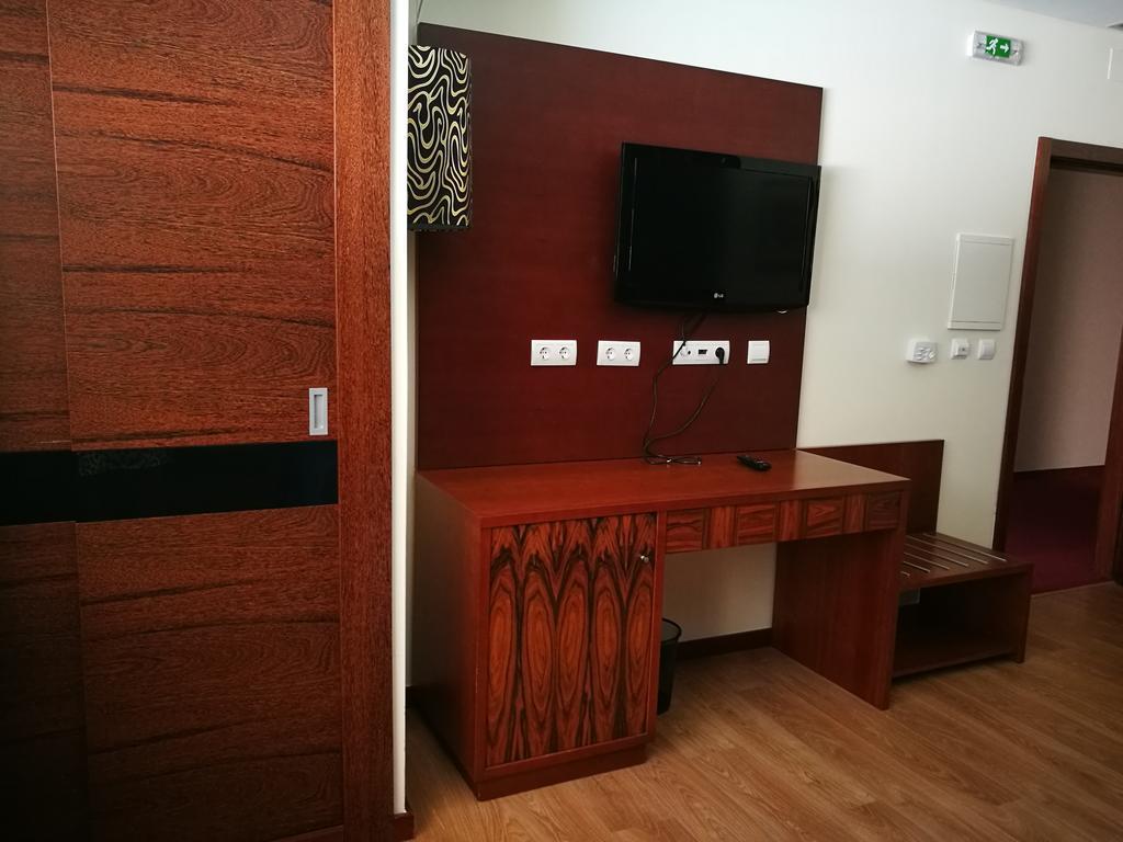 Hotel Do Vale อากิอาร์ ดาเบย์รา ภายนอก รูปภาพ